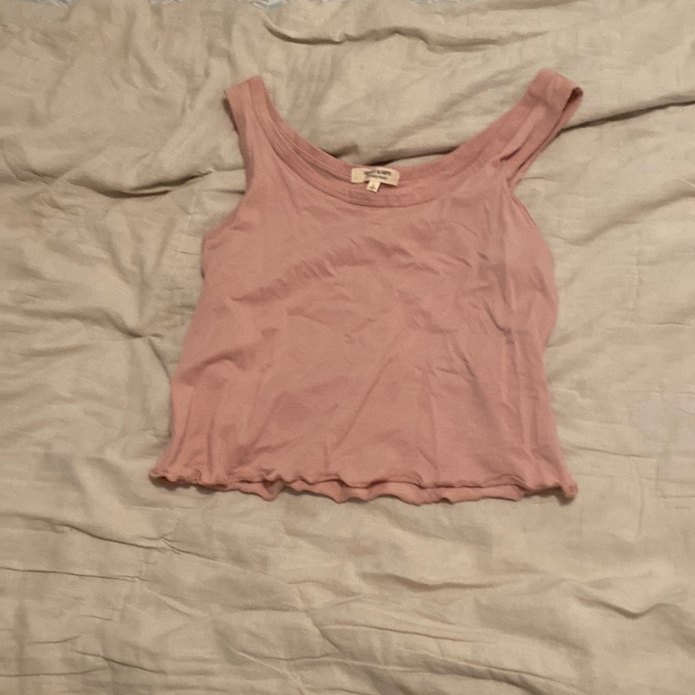 Super cute pink ruffled crop top!